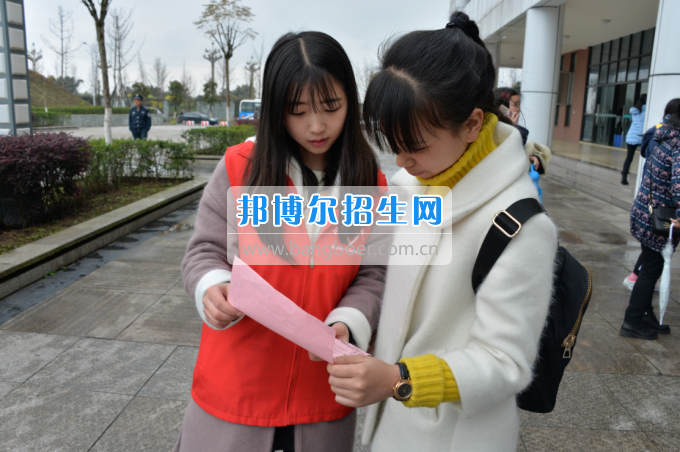 川南幼兒師范高等?？茖W校舉行“3·15”消費者權(quán)益日宣傳活動