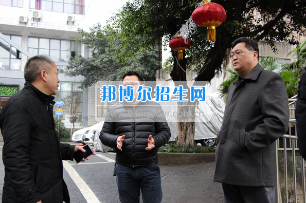 重慶航天職業(yè)技術(shù)學(xué)院安委會(huì)組織開展新學(xué)期開學(xué)前安全檢查