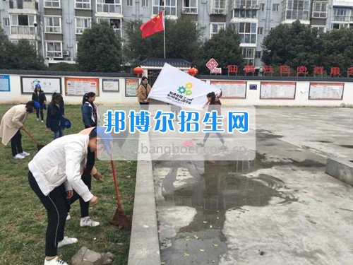 四川省新津縣職業(yè)高級(jí)中學(xué)開(kāi)展“3•5 學(xué)雷鋒”系列活動(dòng)