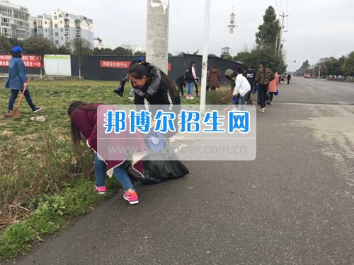 四川省新津縣職業(yè)高級(jí)中學(xué)開(kāi)展“3•5 學(xué)雷鋒”系列活動(dòng)
