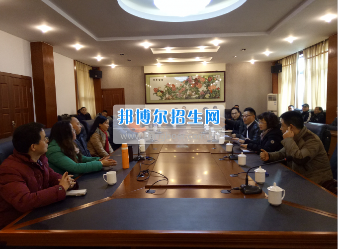 楊軍到成都市工程職業(yè)技術學校慰問教師