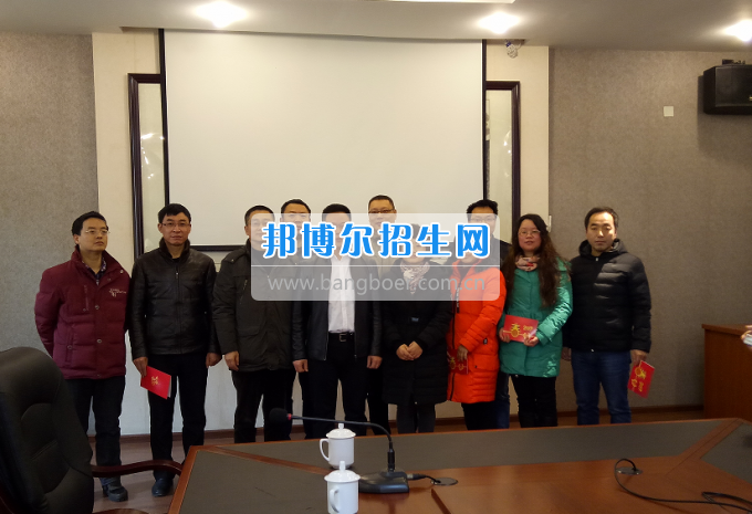 楊軍到成都市工程職業(yè)技術學校慰問教師