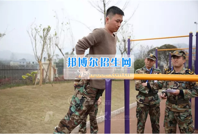 川航等5家航空公司165名安全員齊聚成都航空旅游職業(yè)學(xué)校，打造一流空中安全衛(wèi)士