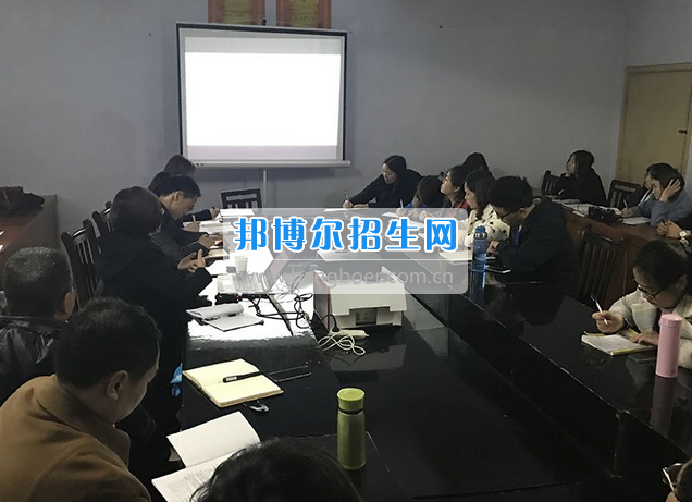 重慶鐵路運(yùn)輸高級(jí)技工學(xué)校白市驛分院開(kāi)展教師業(yè)務(wù)技能培訓(xùn)