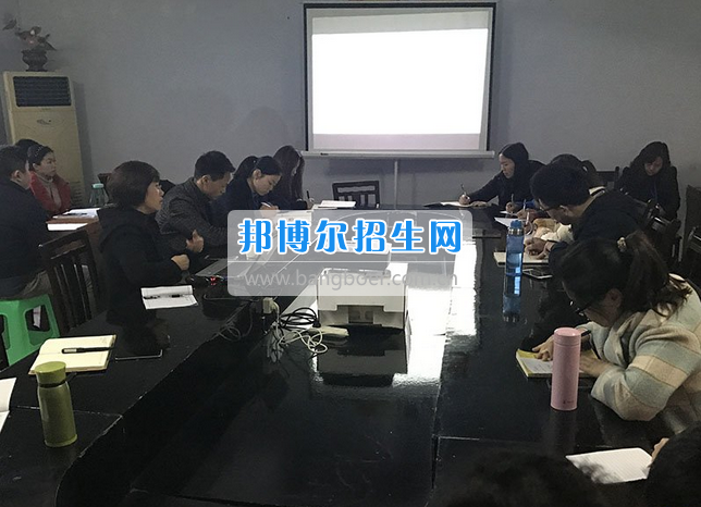 重慶鐵路運(yùn)輸高級(jí)技工學(xué)校白市驛分院開(kāi)展教師業(yè)務(wù)技能培訓(xùn)