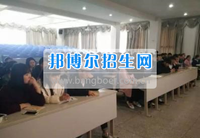 樂山市旅游學(xué)校提升安全意識(shí)，構(gòu)建和諧校園