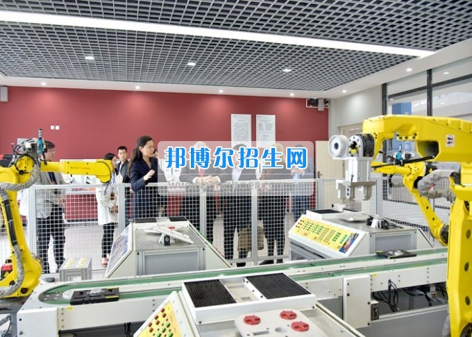 澳大利亞時(shí)代教育集團(tuán)CEO一行到四川省經(jīng)濟(jì)管理學(xué)校訪問交流