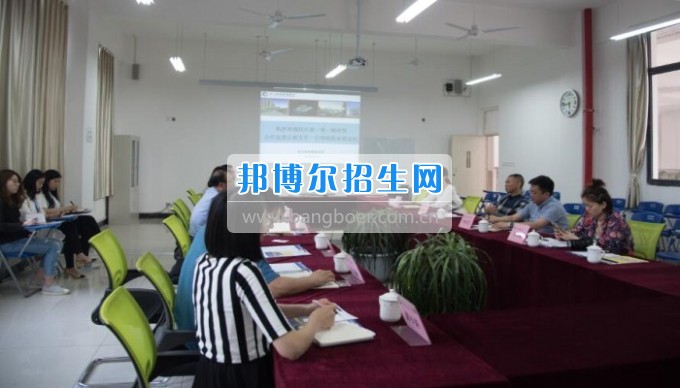 四川省一帶一路促進(jìn)會會長林忠清一行來四川省經(jīng)濟(jì)管理學(xué)校參觀考察，共同商建“一帶一路國際職業(yè)教育中心”