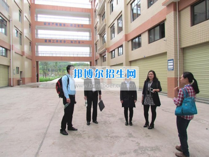 深化校企合作 培養(yǎng)緊缺技能汽車人才——瀘州財(cái)經(jīng)學(xué)校開展中德諾浩校企合作學(xué)術(shù)交流活動