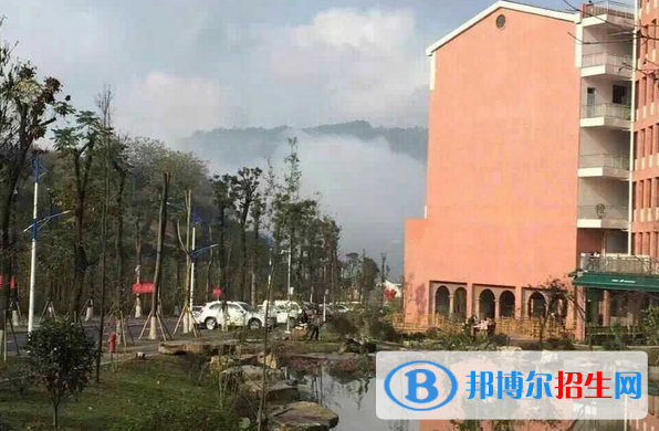 重慶藝術學校地址在哪里