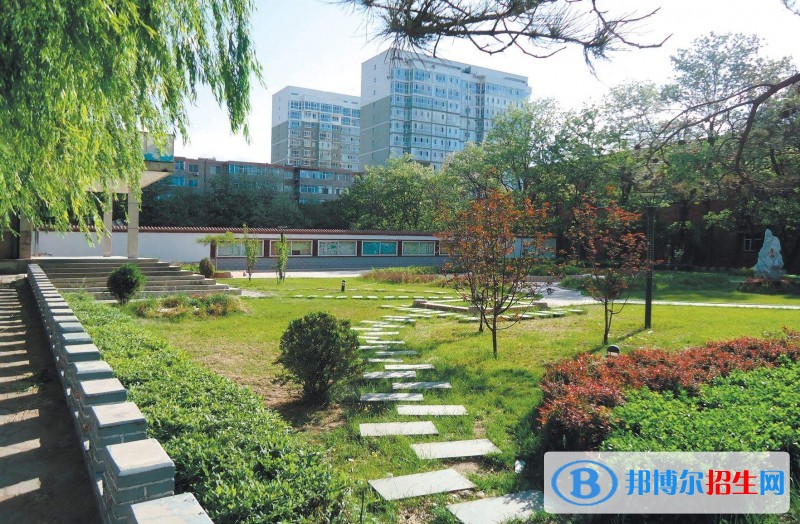 四川省甘孜衛(wèi)生學校2018年報名條件、招生對象
