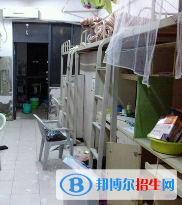 武漢江夏衛(wèi)生學校宿舍條件