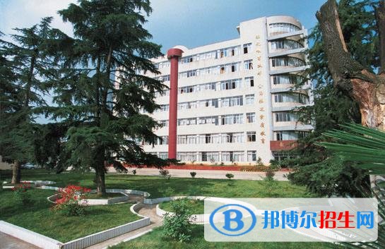 云南省國防工業(yè)學校2018年報名條件、招生對象