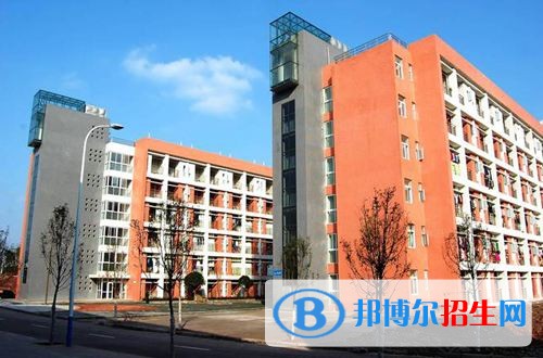 自貢職業(yè)技工學(xué)校2018年報名條件、招生對象