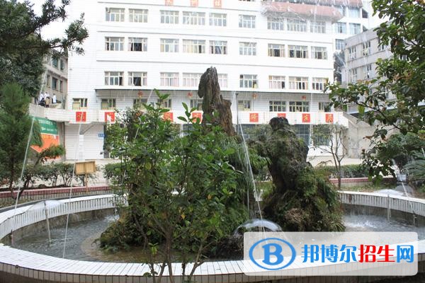 黔南民族衛(wèi)生學(xué)校2018年報(bào)名條件、招生對象