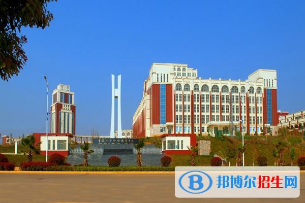 云南外事外語職業(yè)學(xué)院2018年報(bào)名條件、招生對(duì)象