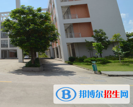 云南省建筑技工學(xué)校招生辦聯(lián)系電話