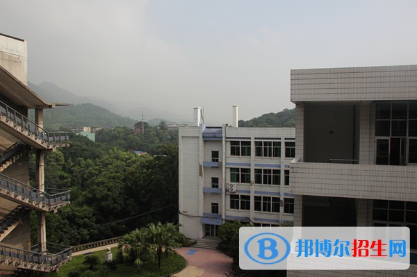 石阡縣商業(yè)職校2018年報(bào)名條件、招生對(duì)象