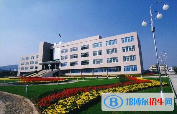 四川現代科技職業(yè)學校2018年報名條件、招生對象