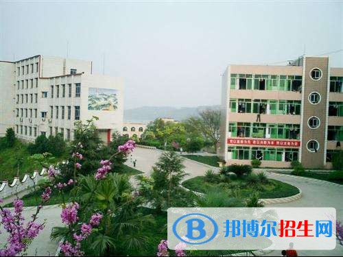 重慶市松溉中等職業(yè)技術(shù)學(xué)校2018年報(bào)名條件、招生對象