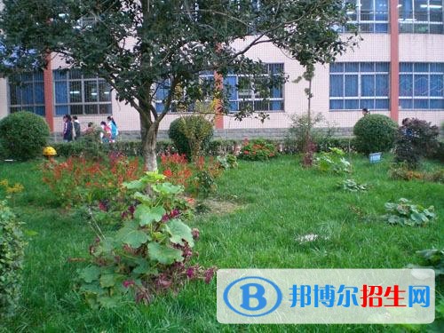 萬源職業(yè)高級中學(xué)