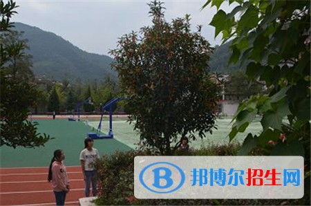 萬源職業(yè)高級(jí)中學(xué)