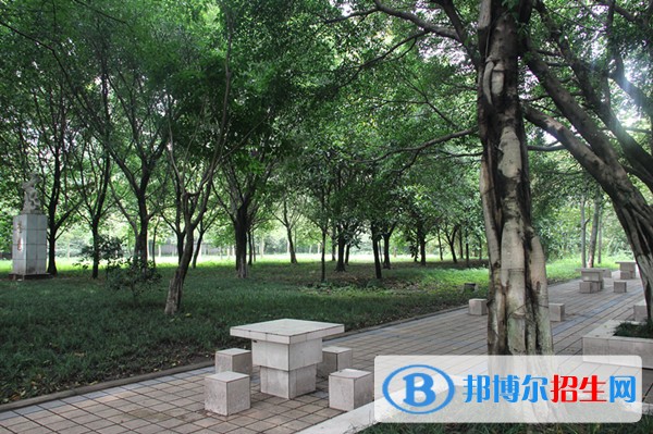 綏陽縣高級職業(yè)技術學校招生辦聯(lián)系電話