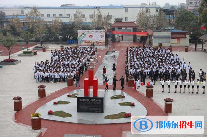 雙流縣建設(shè)職業(yè)技術(shù)學(xué)校2018年報(bào)名條件、招生對(duì)象
