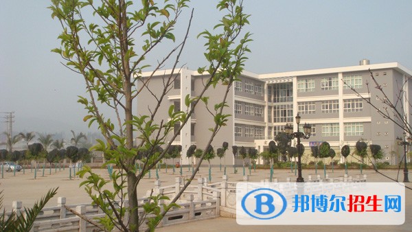 晉寧縣職業(yè)高級中學(xué)2018年報(bào)名條件、招生對象