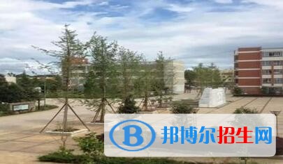 硯山縣民族職業(yè)高級(jí)中學(xué)2018年報(bào)名條件、招生對象