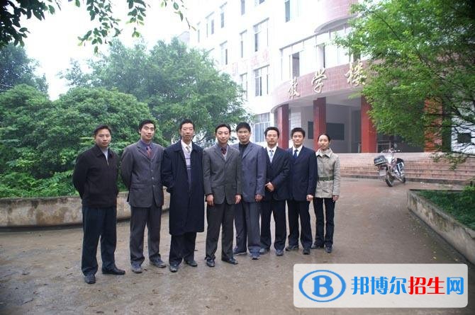 廣元鳳凰職業(yè)技術(shù)學(xué)校2018年報名條件、招生對象