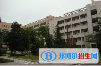 隆昌縣城關職業(yè)中學2018年報名條件、招生對象