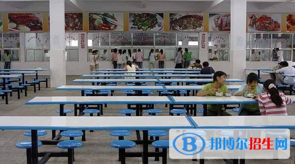 南充瀠溪高級職業(yè)中學(xué)宿舍條件