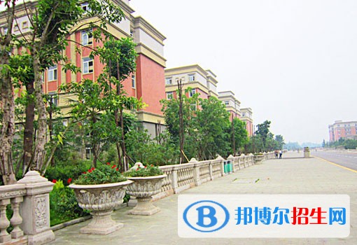 四川聯(lián)合經(jīng)濟學校招生辦聯(lián)系電話