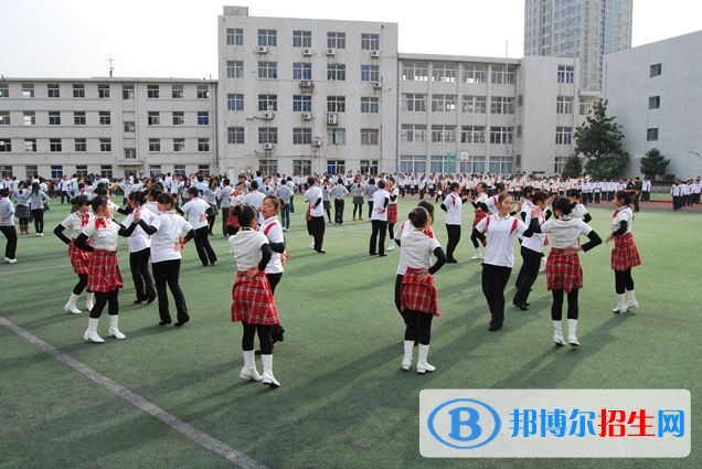 成都廣播電視中等專業(yè)學(xué)校2018年報(bào)名條件、招生對(duì)象