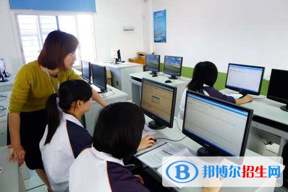 成都市財(cái)政貿(mào)易學(xué)校有哪些專業(yè)