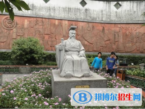 貴州省神農(nóng)中醫(yī)藥職業(yè)學(xué)校有哪些專業(yè)