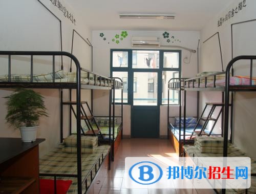 通江縣職業(yè)高級中學(xué)宿舍