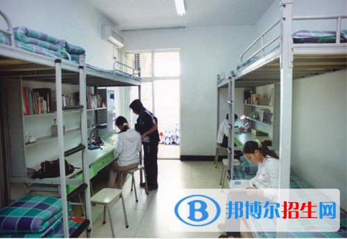 渠縣靜邊職業(yè)中學宿舍條件