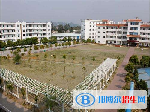 六盤水民族職業(yè)技術(shù)學(xué)校招生辦聯(lián)系電話