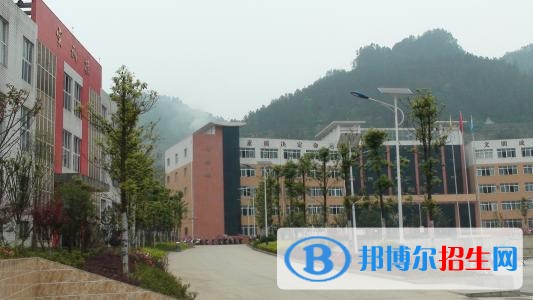 筠連縣城南職業(yè)中學校
