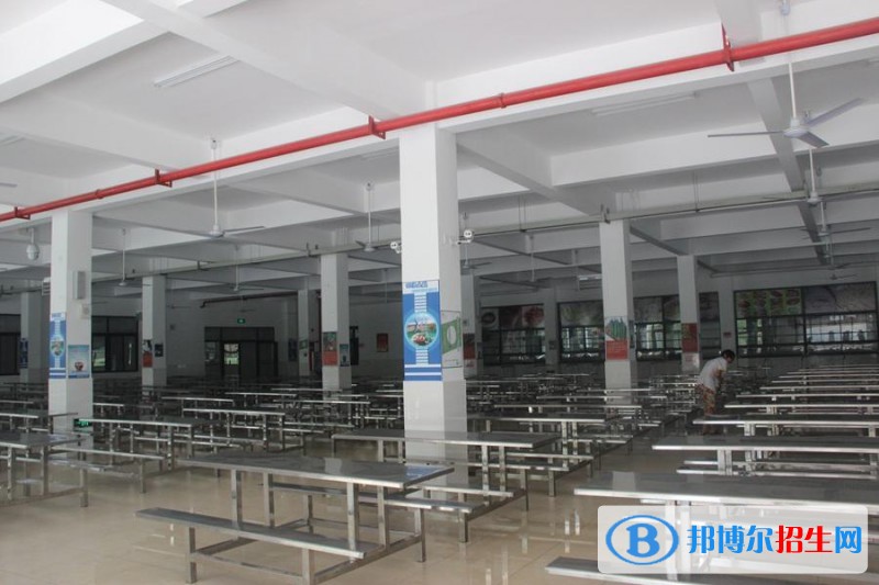 南充市華西中等職業(yè)技術(shù)學(xué)校宿舍條件