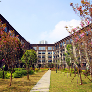 重慶市楊家坪職業(yè)中學(xué)