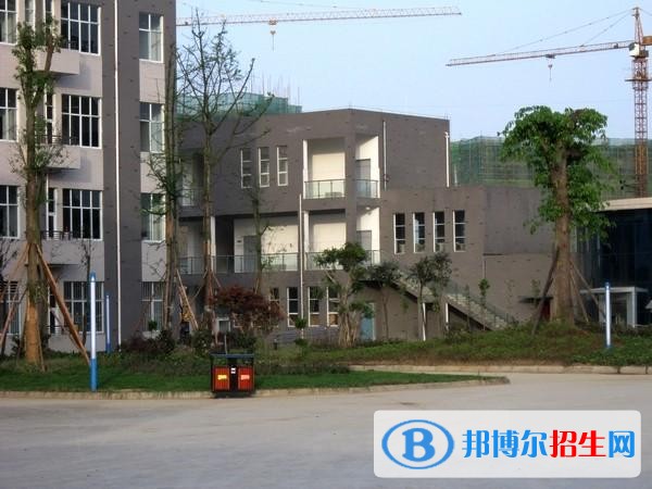 宜賓南溪區(qū)職業(yè)高級(jí)中學(xué)2018年報(bào)名條件、報(bào)名對(duì)象
