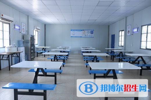 西安旅游職業(yè)中等專業(yè)學(xué)校食堂