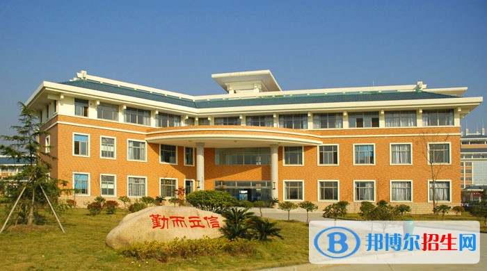 石家莊桃李中等專業(yè)學(xué)校2018年報名條件、招生對象
