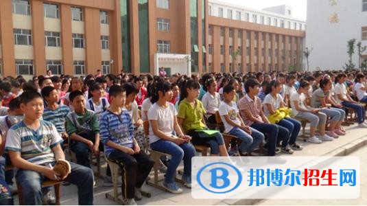 靈壽職業(yè)中學(xué)2018年報(bào)名條件、招生對(duì)象