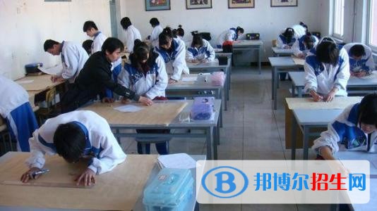 無極縣綜合職業(yè)技術(shù)教育中心2018年報名條件、招生對象