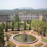 新絳縣新華職業(yè)學(xué)校