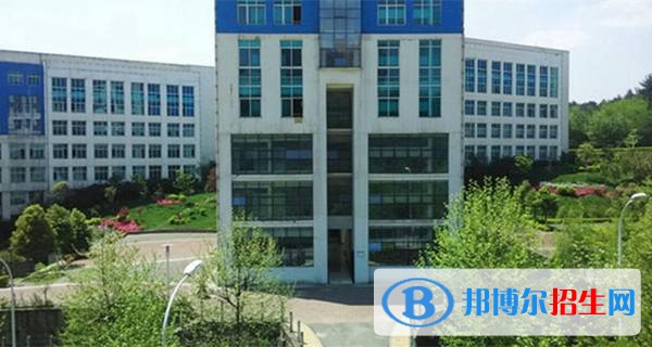 長(zhǎng)治縣職業(yè)技術(shù)學(xué)校2018年報(bào)名條件、招生對(duì)象